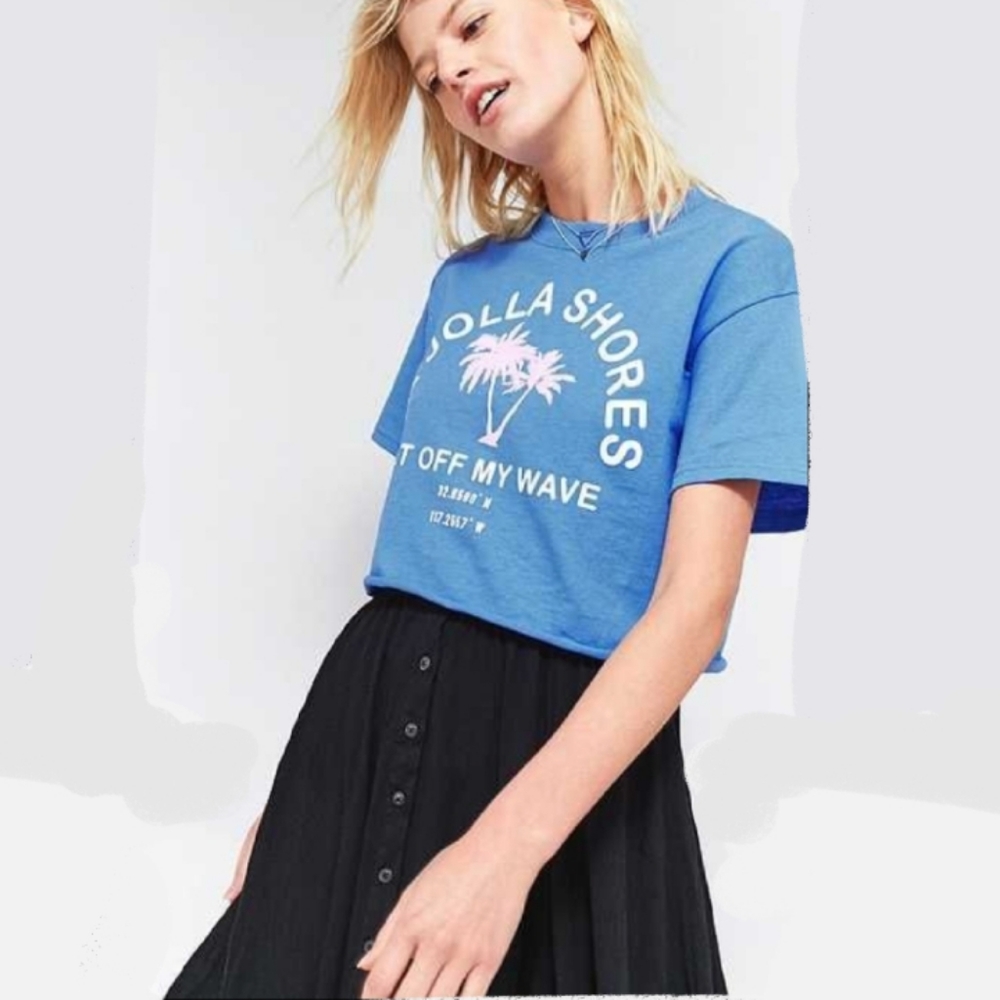 NWT Avocado Graphic Crop Cali "La Jolla Beach" Top